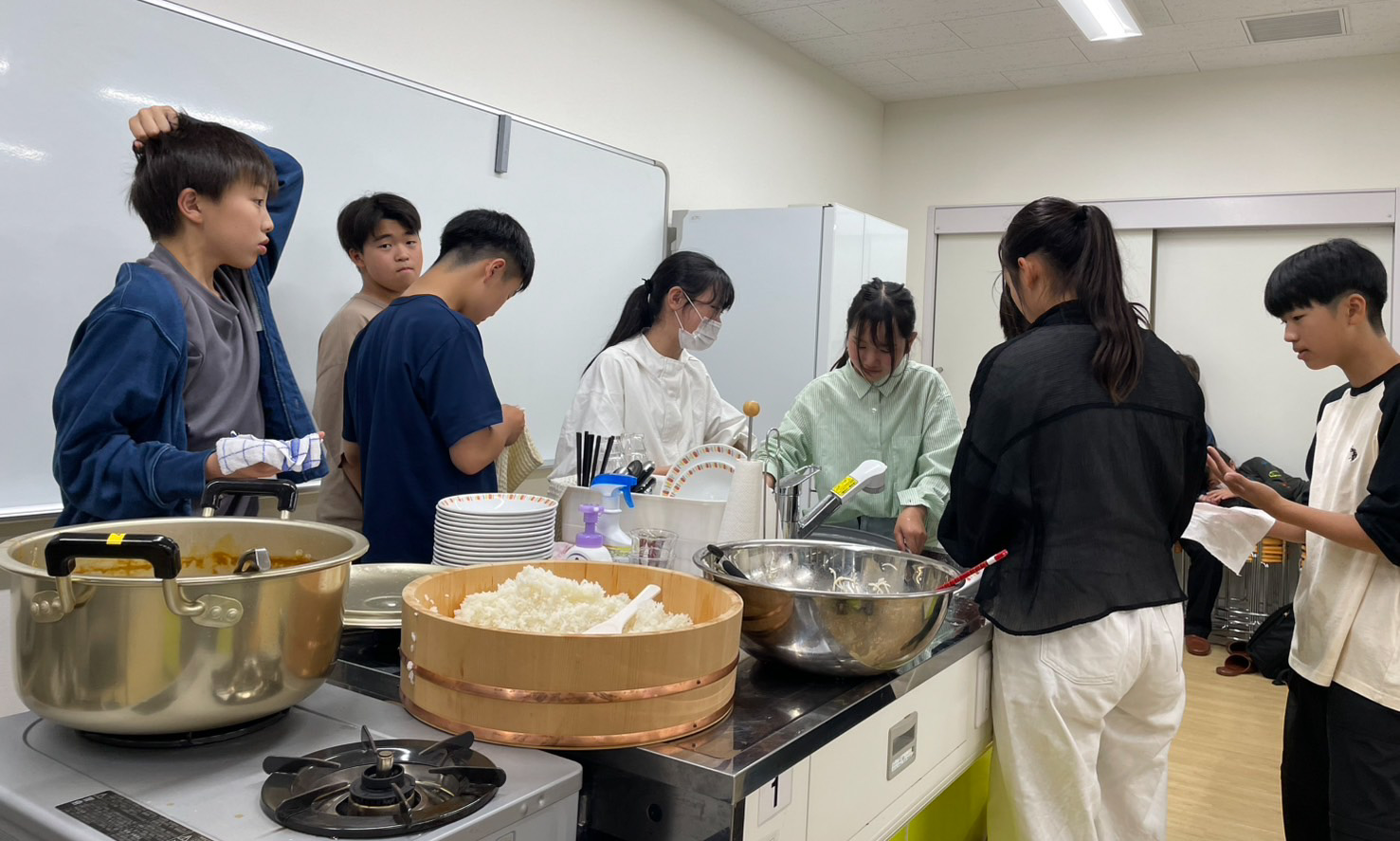 つながるWaプロジェクト　～中高生の居場所「ゆるまるスペース」～